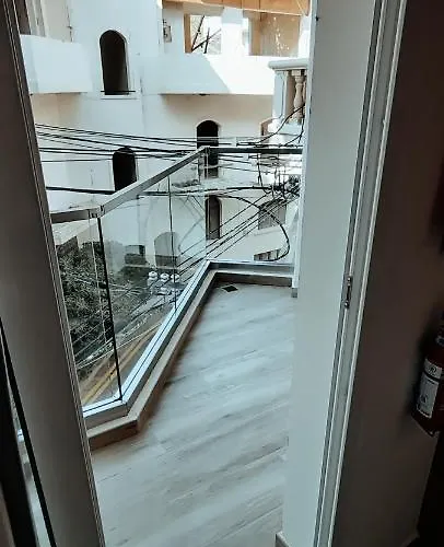 ホテル Getaway Suites クレンディ